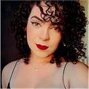 Dou aulas on-line de língua portuguesa para adultos e crianças. Estou há quatro anos em sala de aula