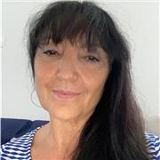 Laureata in scienze economiche. Master in diritto