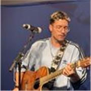 Profesor de Guitarra con mas de 10 años tocando, orientado sobre todo en principiantes y gente que está empezando