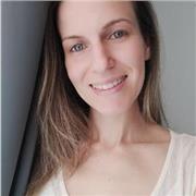 Graduada en Diseño de Moda con experiencia como diseñadora y profesora en este sector. Ofrezco clases de Patronaje y Corte Confecc