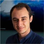 Docente di informatica laboratorio con anni di esperienza, offre lezioni online con metodo pratico e orientato a progetti reali.