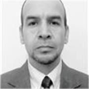 Ingeniero imparte clases de informática y computación sin límite de edades