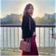 I am a recent graduate of King's College London and I offer English lessons for affordable prices to non-native speakers