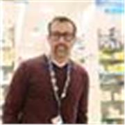 Apoyo en español para profesional de retail. Licenciado en química y farmacia, con 2 décadas de experiencia en retail