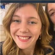 Insegnante di materie umanistiche, tra cui filosofia, letteratura, storia ma anche lingue; tra cui spagnolo e inglese