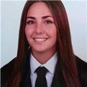 Profesora especializada en pedagogía terapéutica, con un año de experiencia dando refuerzo educativo en ámbitos desfavorecidos.