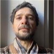 Laureato in Antropologia Culturale ed Etnologia offro la mia competenza per insegnare la lingua italiana a stranieri.