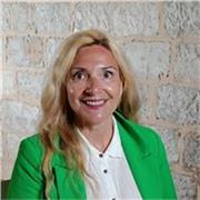Je suis enseignante de français FLE, espagnol et latín.