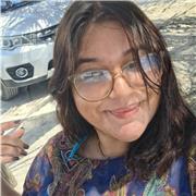 Tutora en castellano, con paciencia para guiar a los niños y enseñarles todo lo requerido