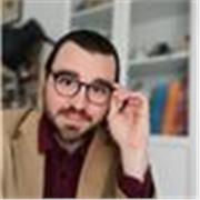 Insegnante di scuola secondaria, per aiuto compiti, ripetizioni, metodo di studio, esami di maturità. Focus su materie umanistiche