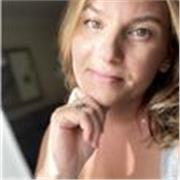 I can help you in private lessons to learn English 