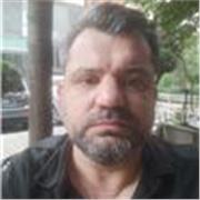 Offro lezioni ad adulti per un livello medio alto incluse conversazione di colloquial English