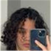 Professeur de français, diplômée d’un bac général, en licence de lettres sur Avignon. 