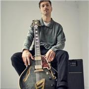 Clases de guitarra eléctrica. Graduado en Enseñanzas Profesionales de Música y actual estudiante de Musikene. Todos los niveles