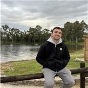 Maestro de educación primaria con experiencia dando clases de refuerzo a niños de primaria