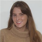 Profesora de inglés con experiencia, enfocada en hablar desde el primer día mediante juegos, clases dinámicas y personalizadas.