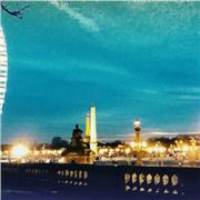 Laureata in lingue con esperienza decennale di vissuto in Francia