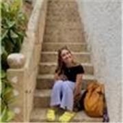 Profesora de diversas asignaturas, estudiante de la UAB.