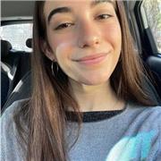 Profesora de inglés, lengua, latín y griego, estudiante de filología y con nivel C2 de Cambridge. Presencial y online.