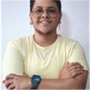 (Bilingual Coach: Personalized English & Spanish lessons tailored to your interests and pace)