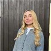 Diseñadora de Moda con interés en enseñar desde la idea al producto final