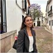 Bióloga con capacidad de dar Biología y Geología en todos los niveles de ESO y Bachillerato. También puedo hacer de niñera.
