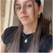 ¡Hola! Mi nombre es Elena y soy profesora de inglés. Tengo experiencia enseñando a estudiantes de diferentes edades y niveles. 