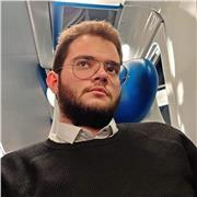 Laureando in Giurisprudenza, offre lezioni di diritto, storia, filosofia, latino e greco