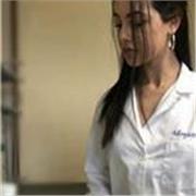 dottoressa impartisce lezioni in biologia, matematica, fisica, chimica, fisiologia etc