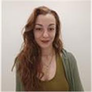 Técnica en Educación Infantil, estudiando un Grado de Educación Primaria - Bilingüe, con titulación B2 de Cambridge.
