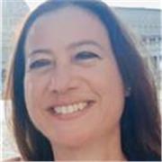 Avvocato libero professionista, abilitata all'insegnamento delle Scienze Giuridiche ed Economiche nelle scuole secondarie di secondo grado.