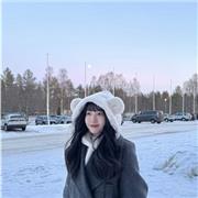 I’m a CELTA-certified tutor studying TESOL. I offer1-on-1 English lessons, IELTS presentation, speaking & grammar lessons