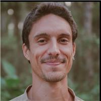Guido le persone a raggiugere i loro obiettivi attraverso lo yoga e l'ayurveda.