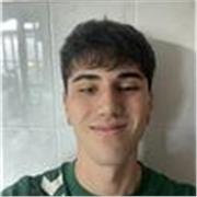 Profesor para niños de primera con su suficiente destreza para enseñar.