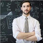 Licenciado en ADE bilingüe que imparte clases de Economía, Matemáticas, Estadística, Econometría, etc. 
*TANTO EN CASTELLANO COMO EN INGLÉS*
Las notas en Matemáticas y Economía son de un 10 en bachillerato y en la prueba de acceso