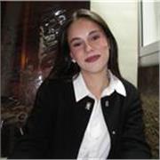 Me llamo Noelia, estoy siempre dispuesta y soy muy responsable en mi trabajo. Me encantan los niños y me vuelco mucho en ellos.