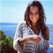 Performer with experience teaching people all age. Good motivator and positive attitude!