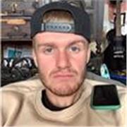 I am a native English speaker and can help students to understand English better and speak proficiently