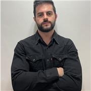 Profesor de inglés titulado en Educación Primaria, con modalidad bilingüe. Cuento con un C1 de Cambridge