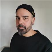 Fotografo freelance insegnerà la tecnica fotografica applicata ai vari ambiti e lo storytelling in campo editoriale e commerciale