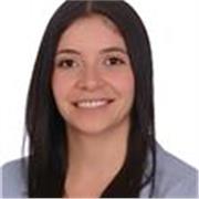 Profesora de matemáticas imparte clases a niños de todas las edades