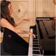 Profesora de Piano para los distintos niveles: 
Desde iniciación al piano para niños desde 7 años, hasta adolescentes y adultos.