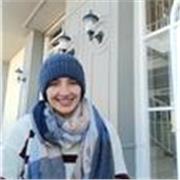 Economics  tutor for university and high school students, offering clear and supportive online lessons. 