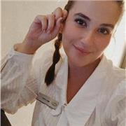 Laureata magistrale in Lingue e Letterature Europee e Americane offre lezioni di lingua e letteratura italiana per stranieri