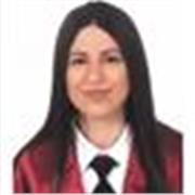 Maestra graduada por la UMA en Educación Infantil. 