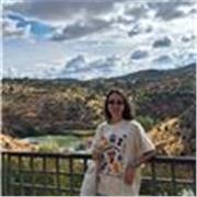 Graduada en Biología con un máster en Educación Ambiental y experiencia de un año en clases particulares.