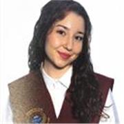 Estudiante de universidad capacitada para enseñar inglés de manera divertida y espontánea 