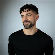 Former detective with training and coaching expertise, offering transferable skills to those needing focus and clarity under stres