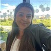 Profesora de apoyo escolar para niños de primaria, en las materias necesarias