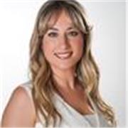 Maestra titulada con máster en estudios superiores de lengua española 